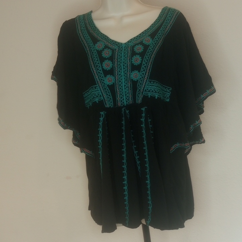 Urban Mangoz Embroidered Black and Green Women's Blouse Sz L